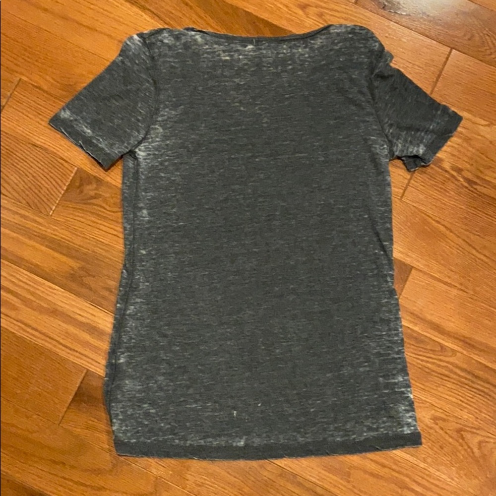Basic Distressed Grey Short Sleeve Tee - Picture 3 of 3